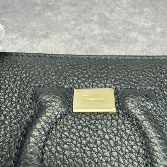 Salvatore Ferragamo Gancini City Zip Black Leather Wallet - Picture 6 of 11